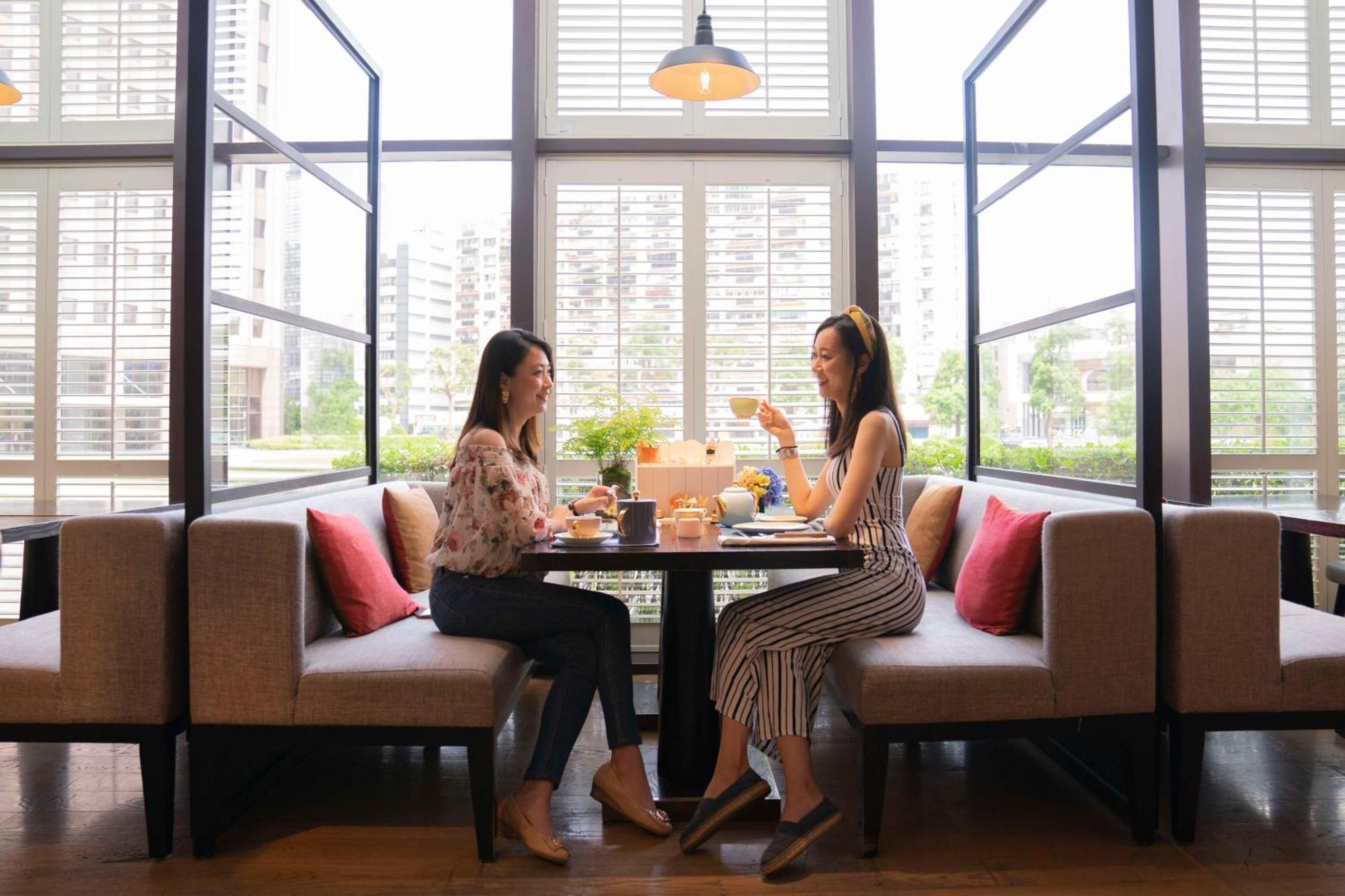Grand Hyatt Taipei Hotel Exterior foto The Lounge at the airport