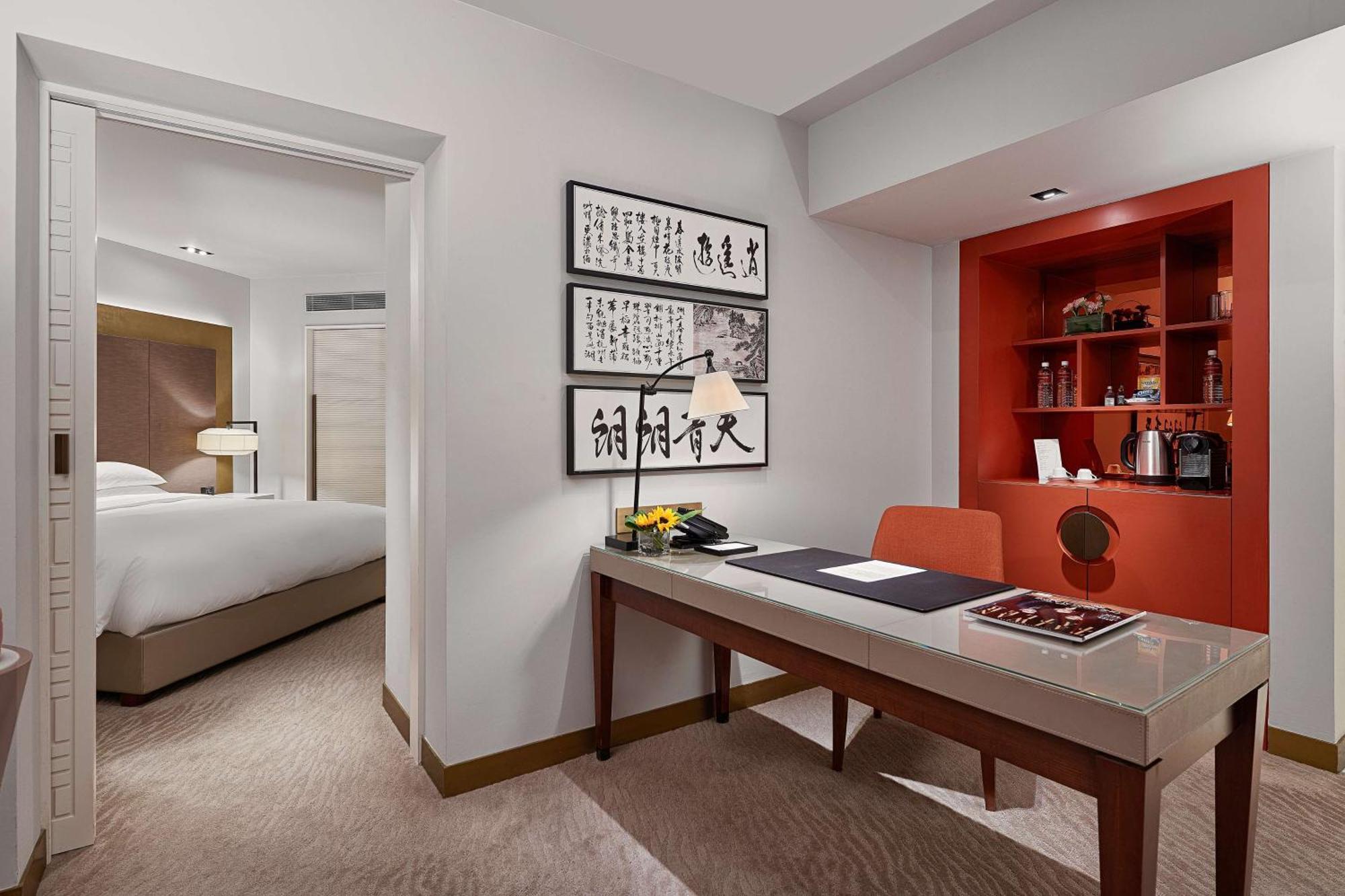 Grand Hyatt Taipei Hotel Exterior foto A suite at the Mandarin Oriental, Beijing