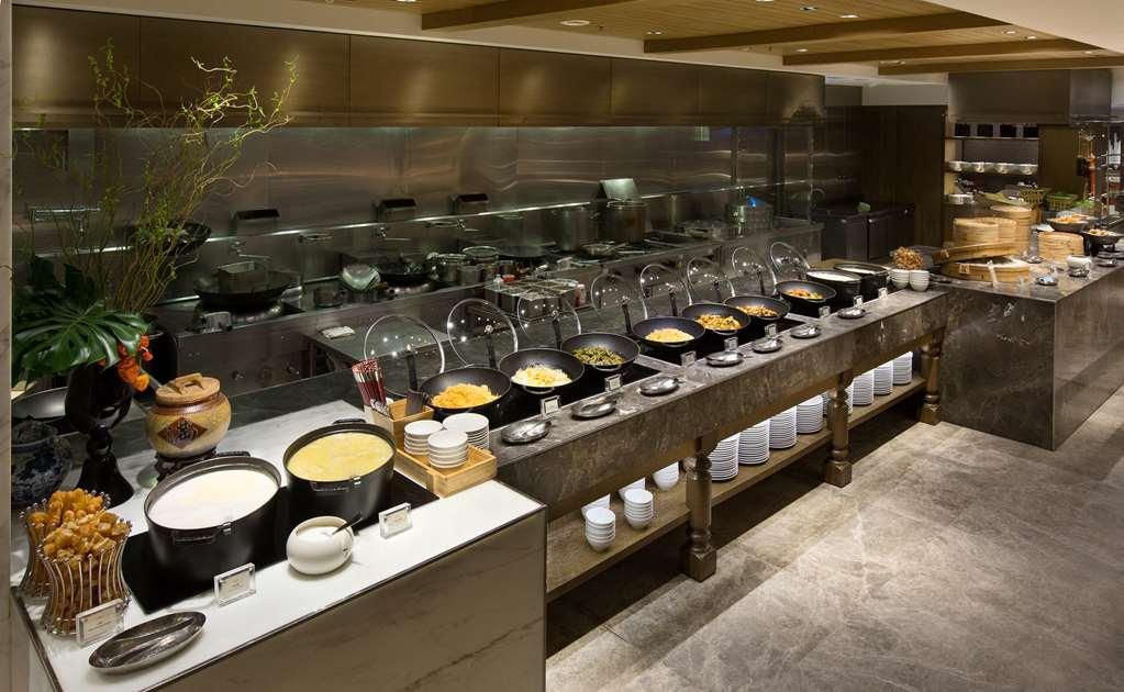 Grand Hyatt Taipei Hotel Restaurante foto A buffet at a hotel