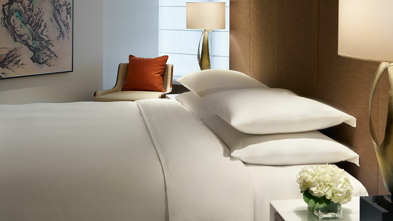 Grand Hyatt Taipei Hotel Exterior foto A bed with pillows
